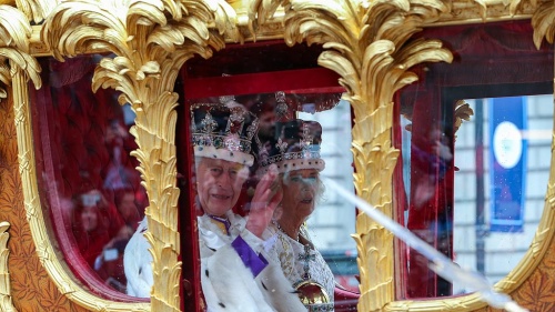 Cortège du couronnement du Roi Charles III et Camilla