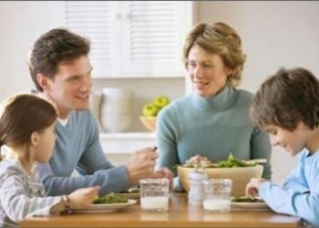 L’heure du dîner : Moment idéal pour solidifier les liens familiaux