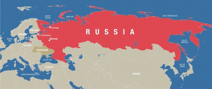 La Russie est énorme, couvrant 11 fuseaux horaires et s'étendant ainsi à l'autre bout du monde.