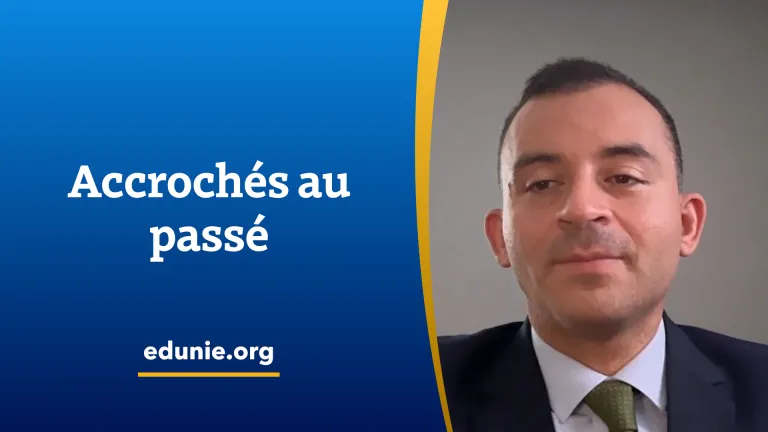 Accrochés-au-passé
