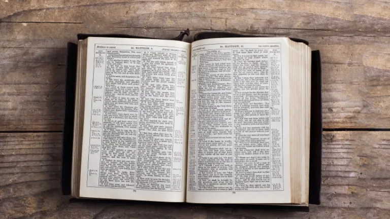 « Ne croyez pas que je sois venu pour abolir la loi ou les prophètes ; je suis venu non pour abolir, mais pour accomplir. » (Matthieu 5:17) Une Bible