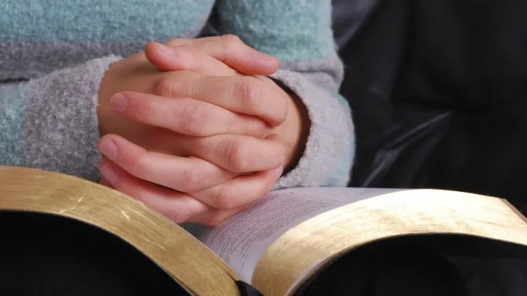 « L’Éternel, notre Dieu, est un seul Éternel » «-L’Éternel,-notre-Dieu,-est-un-seul-Éternel-»