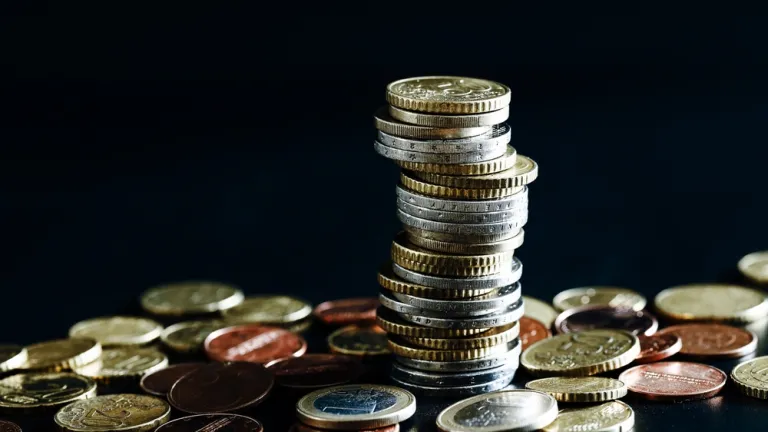 Quelques jours avant sa mort, Jésus valida l’observance de la dîme comme devant être suivie. Un groupe d'euros