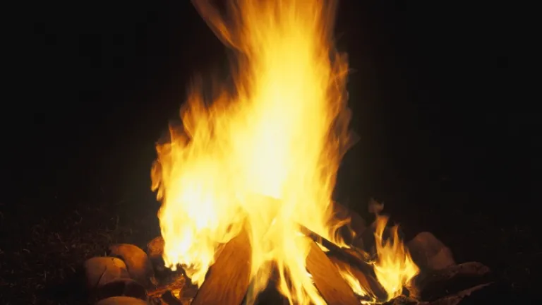 Le pouvoir du Saint-Esprit est immense, comme celui du feu. Nous devons l’alimenter et l’« attiser » pour qu’il devienne un outil efficace que Dieu utilisera pour nous transmettre les qualités dont nous avons besoin afin de mener une vie fructueuse. Le pouvoir du Saint-Esprit est immense, comme celui du feu.