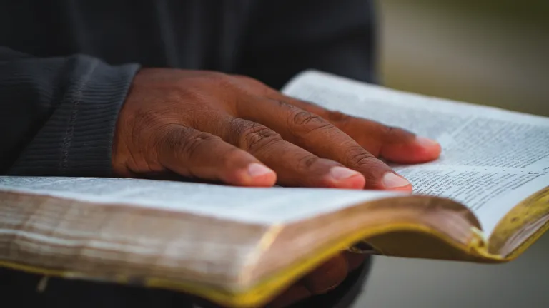 Nous devons développer le caractère du Christ. Nous devons L’imiter. Comme disait l’apôtre Paul : « Soyez mes imitateurs, comme je le suis moi-même de Christ. » Se préparer pour le retour du Christ !