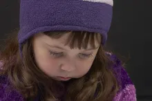 Une petite fille triste