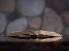 Une Bible sur une table