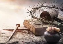 Illustration photographique des objets utilisés lors d'une crucifixion.