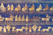 Des scènes représentées sur un élégant coffret incrusté découvert à Ur, dans l'Irak actuel, illustrent la vie quotidienne à l'époque d'Abraham.